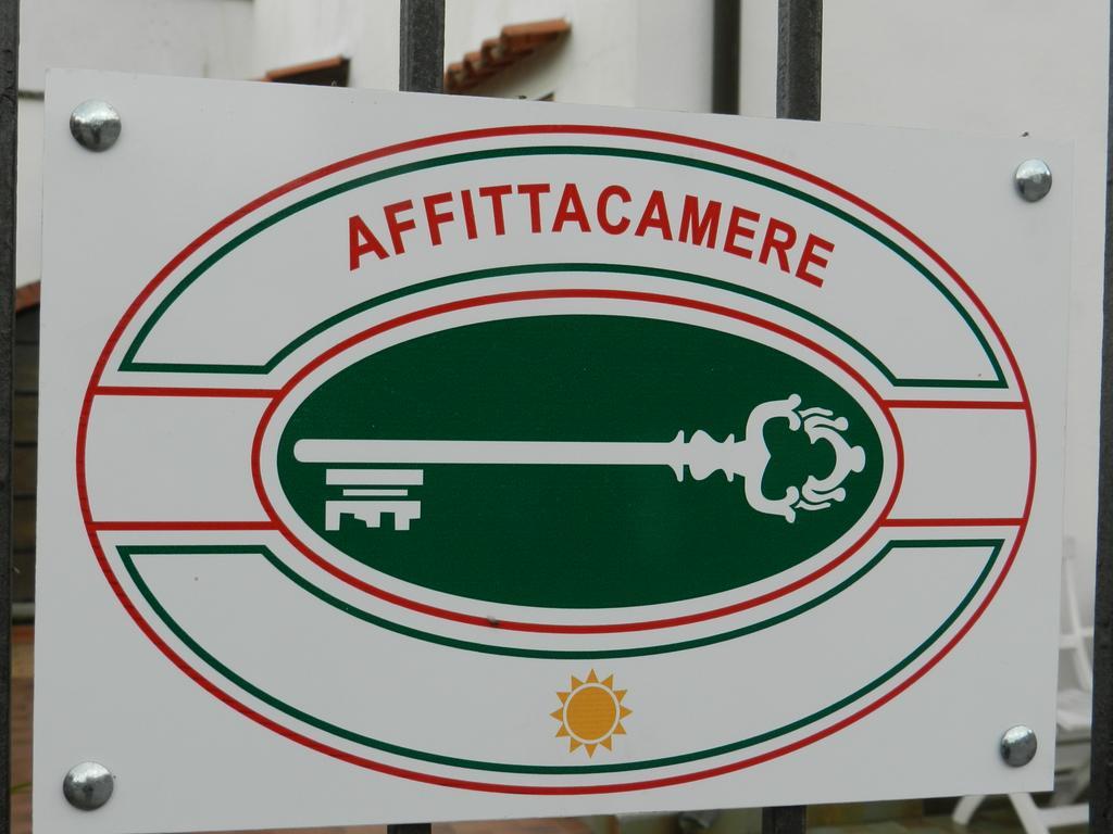 Il Capanno Hotel Pietra Ligure Exterior photo