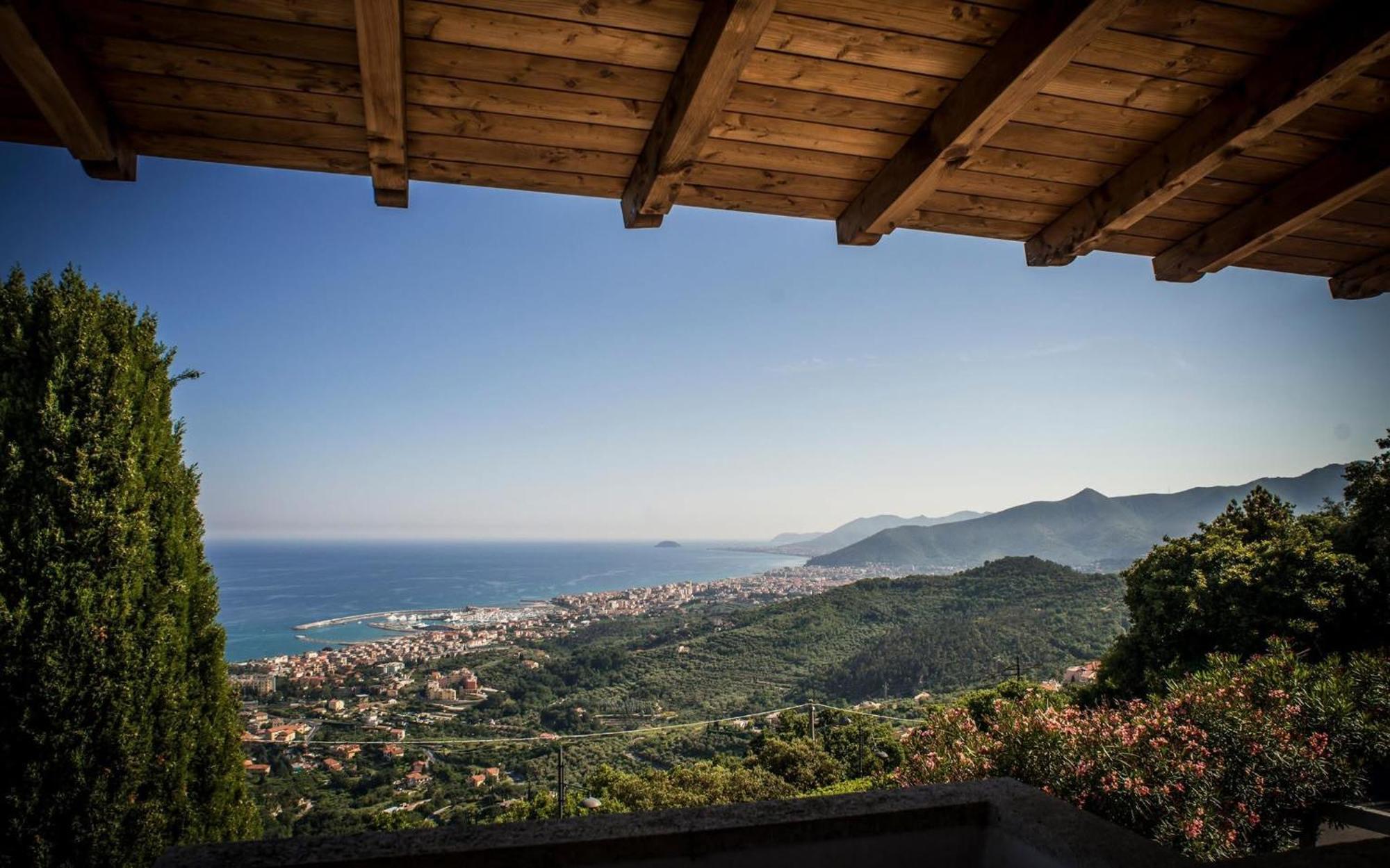 Il Capanno Hotel Pietra Ligure Exterior photo