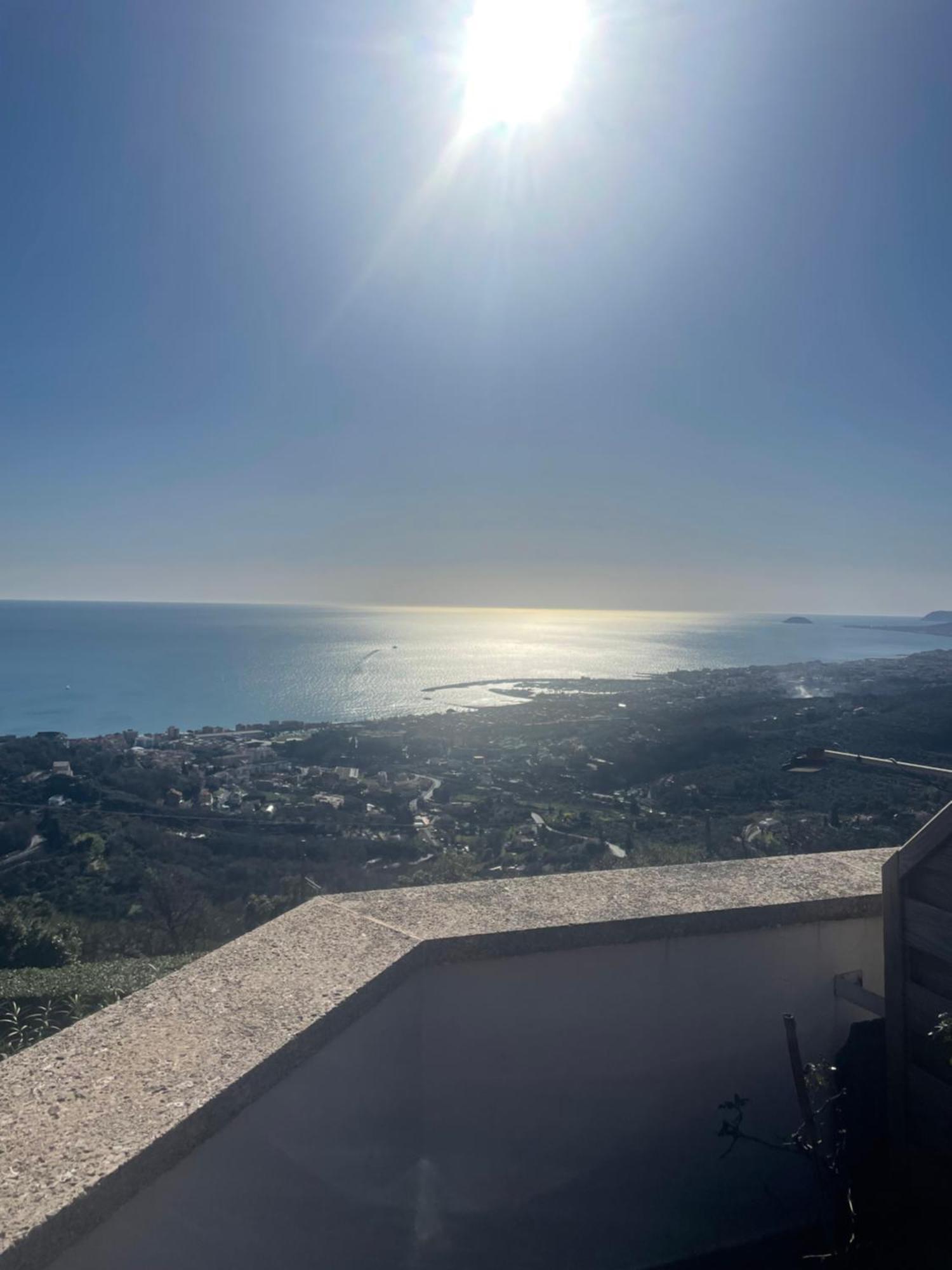 Il Capanno Hotel Pietra Ligure Exterior photo