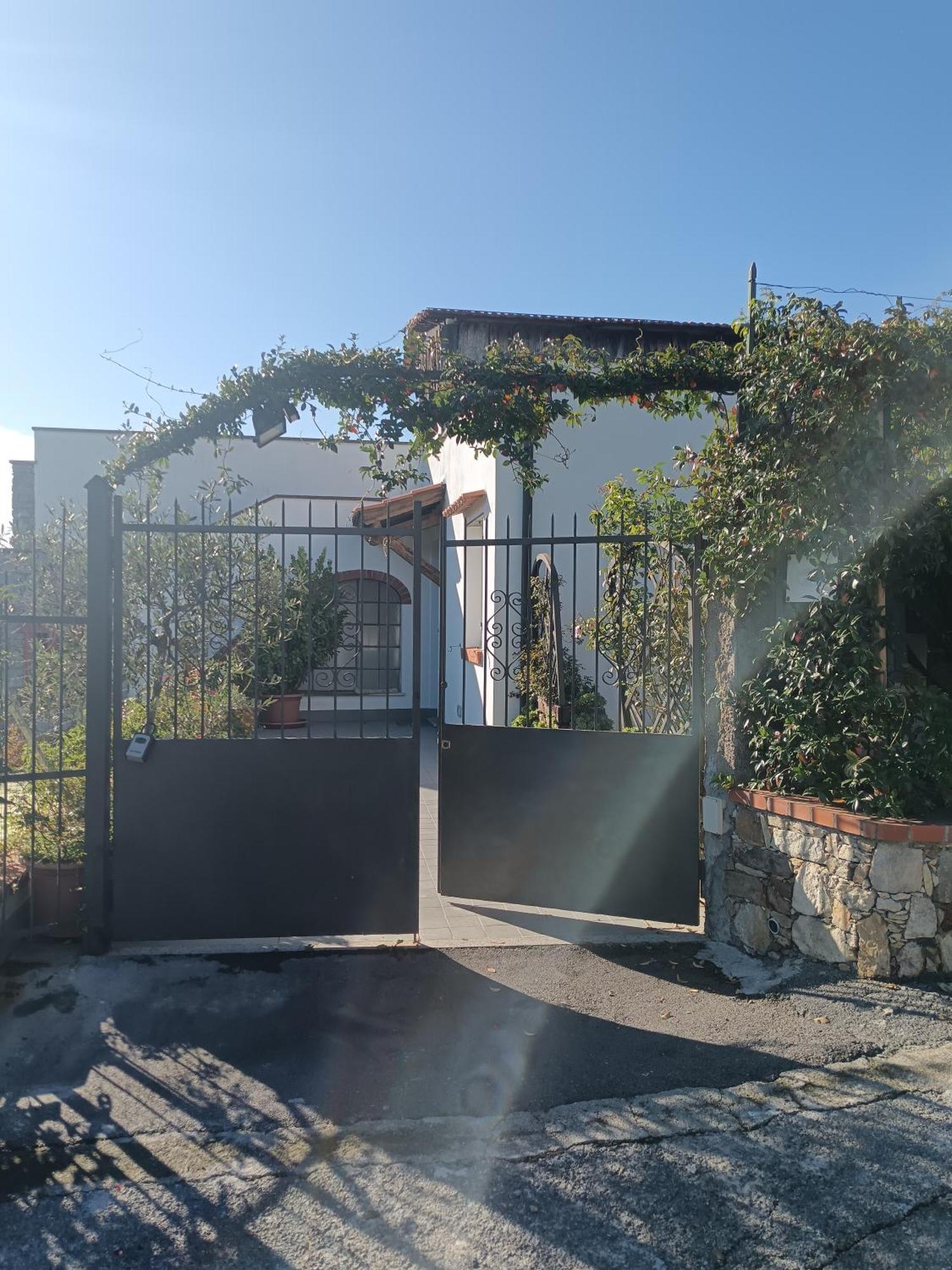 Il Capanno Hotel Pietra Ligure Exterior photo