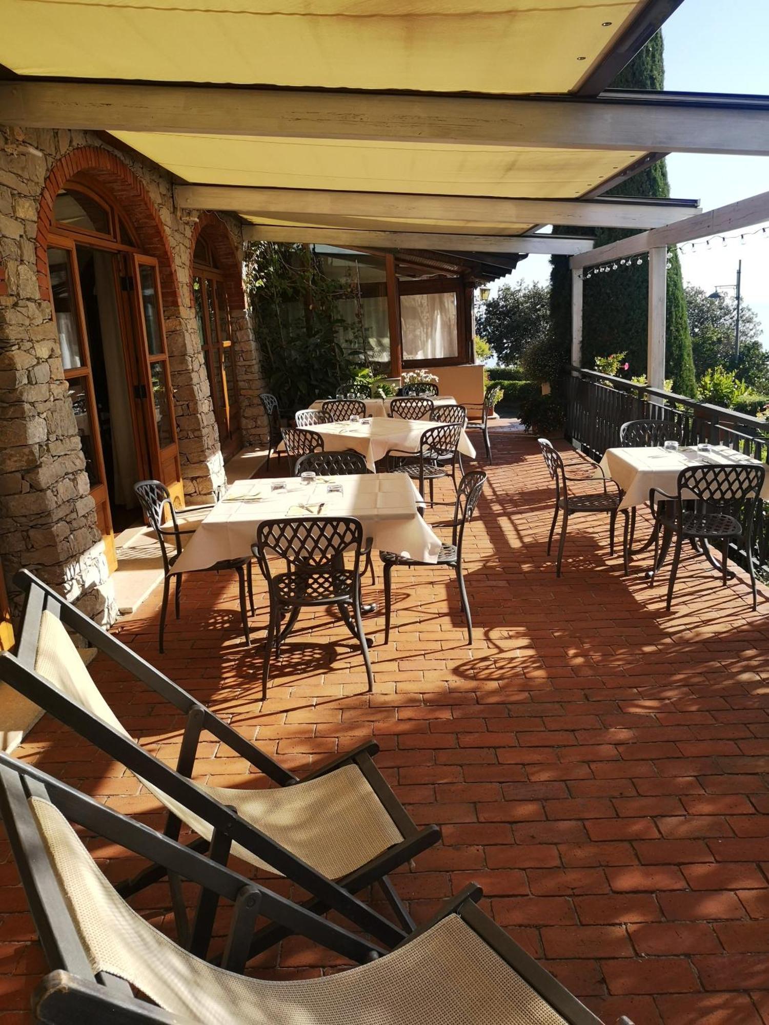 Il Capanno Hotel Pietra Ligure Exterior photo