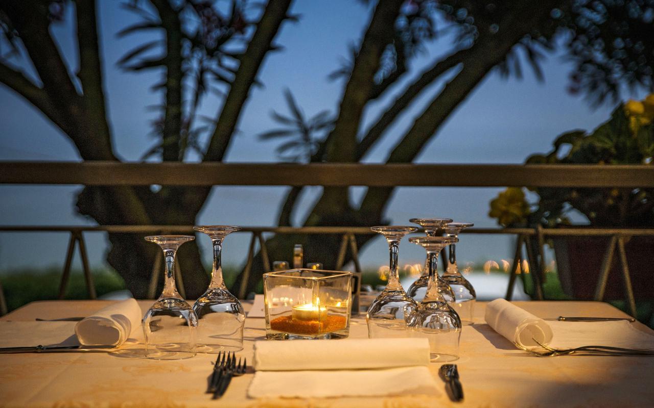Il Capanno Hotel Pietra Ligure Exterior photo