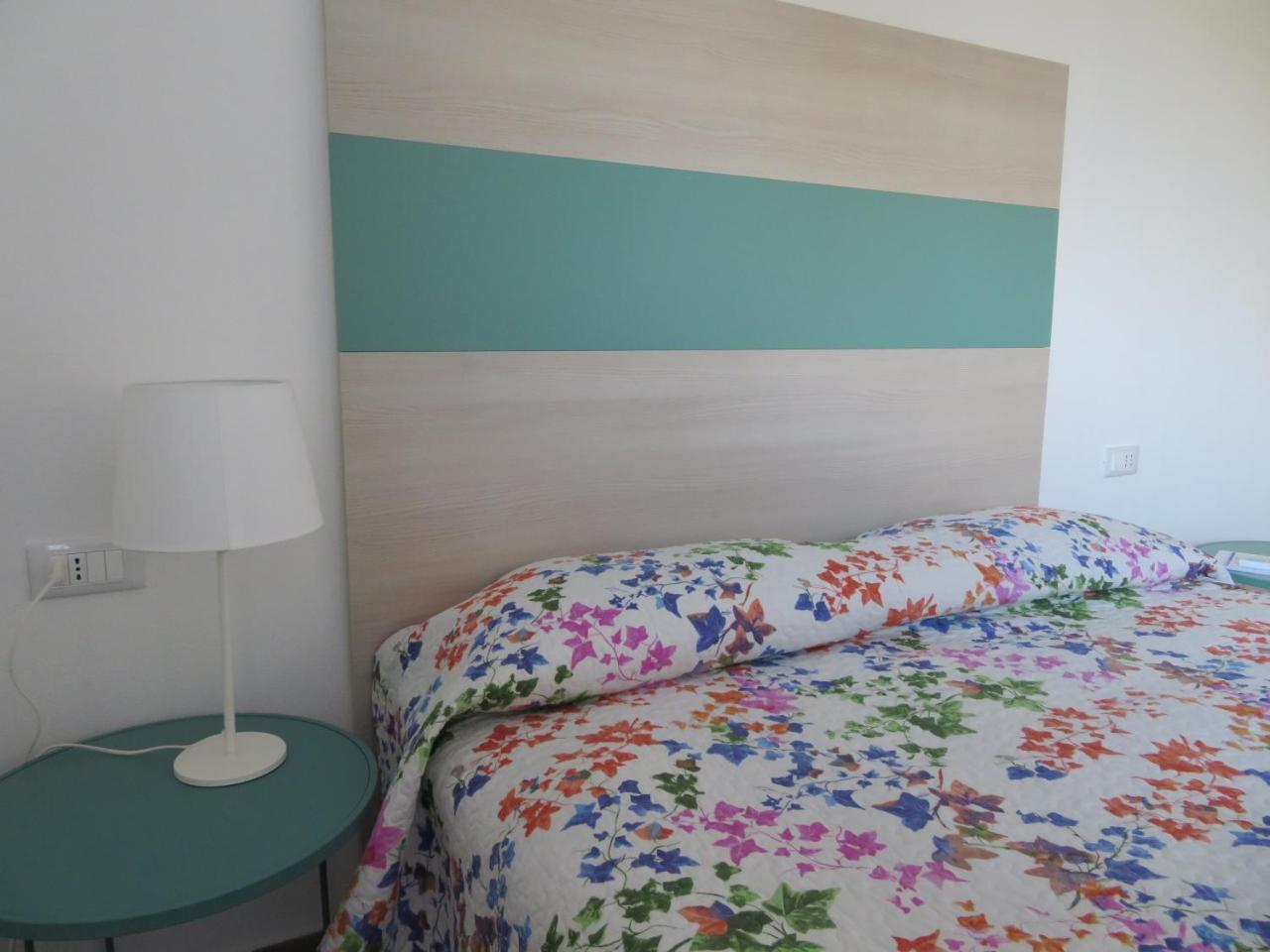 Il Capanno Hotel Pietra Ligure Exterior photo